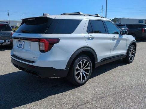 New 2026 Ford Explorer ST-Line AWD/4WD image 4
