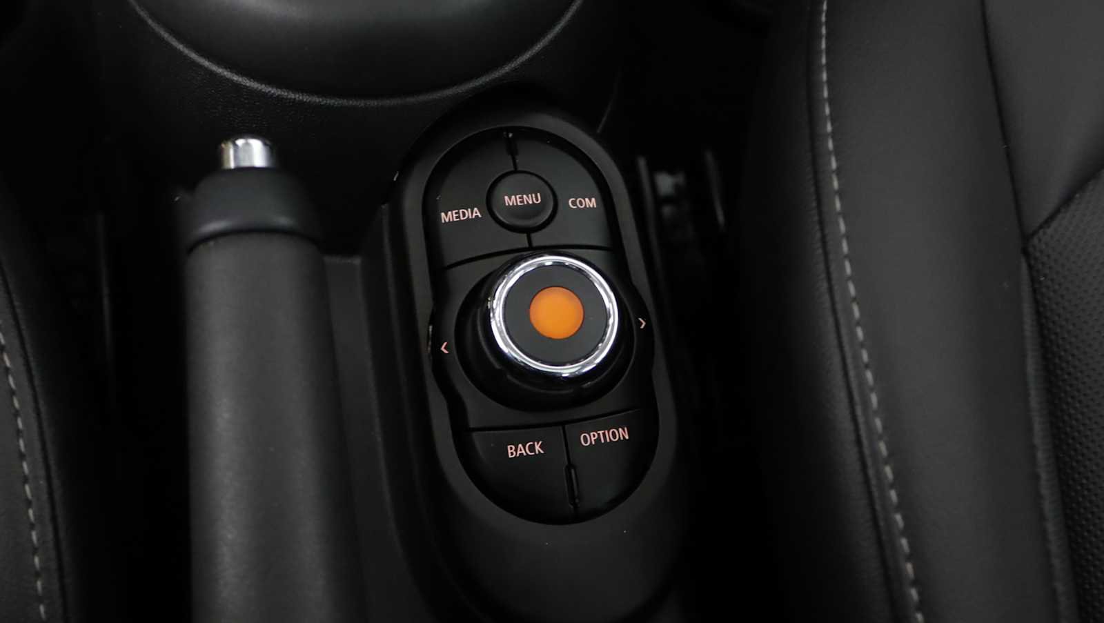 Used 2019 MINI Cooper 4-Door Hardtop FWD image 27