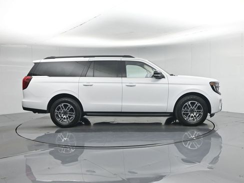 Used 2025 Ford Expedition Max Active AWD/4WD image 32