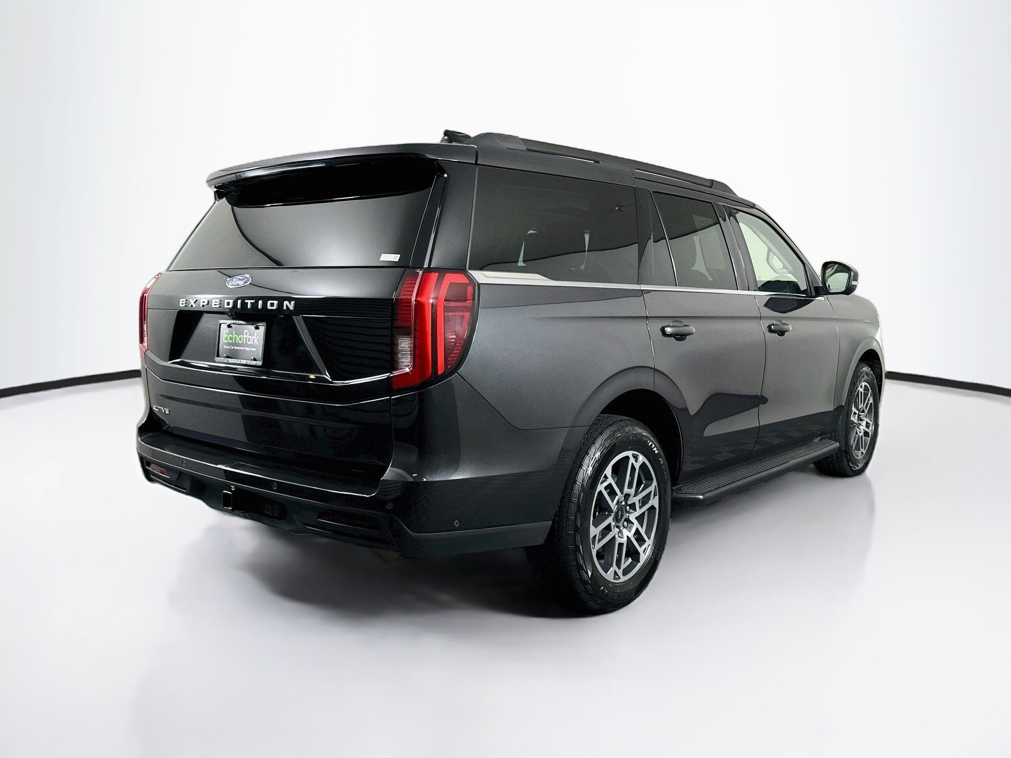 Used 2025 Ford Expedition Active AWD/4WD image 9