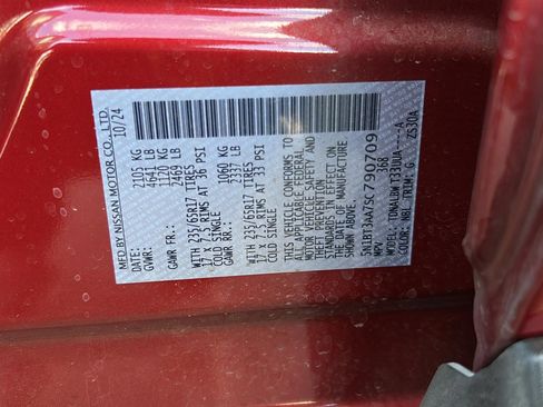 Used 2025 Nissan Rogue S FWD image 9
