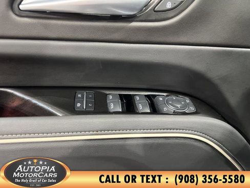 Used 2024 Cadillac Escalade Premium Luxury AWD/4WD image 32