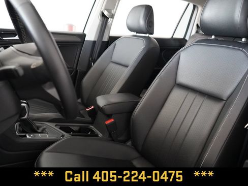 Used 2024 Volkswagen Tiguan SE FWD image 17