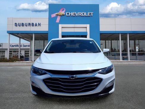 Used 2019 Chevrolet Malibu LT FWD image 2