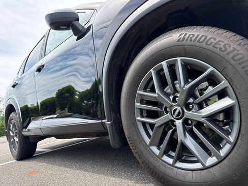 Certified 2024 Nissan Rogue S FWD image 9