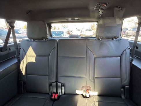 Used 2023 Chevrolet Suburban Z71 w/ Luxury Package image 12