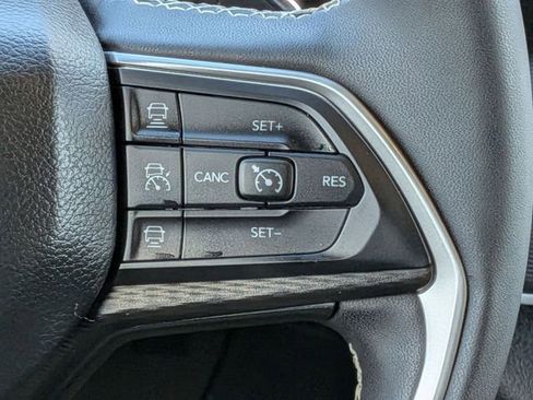 Used 2024 Jeep Grand Cherokee Altitude image 20