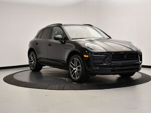 Certified 2026 Porsche Macan AWD/4WD image 9