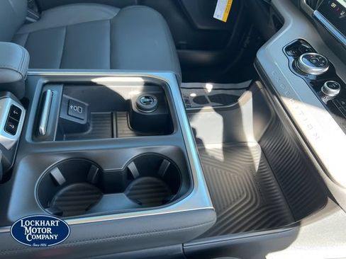 New 2026 Ford Expedition Active RWD image 14