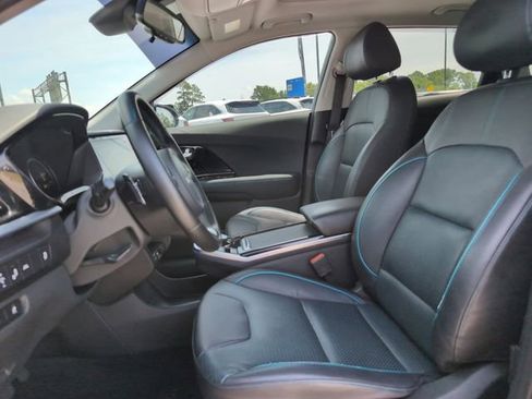 Used 2022 Kia Niro EX Premium FWD image 13