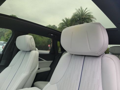 Used 2024 Cadillac Lyriq Luxury RWD image 31