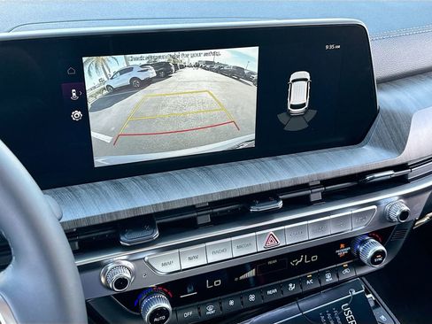 Used 2025 Kia Telluride EX w/ EX Captain's Chair Package image 14