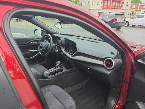 Used 2024 Chevrolet Trax RS w/ Driver Confidence Package FWD image 14