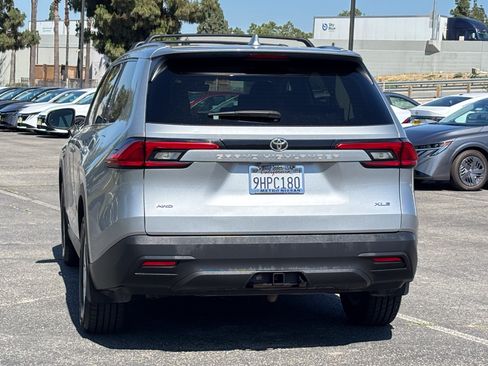Used 2024 Toyota Grand Highlander AWD image 4