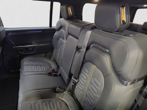 Used 2023 Rivian R1S Adventure image 18