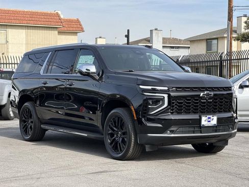 New 2026 Chevrolet Suburban Premier AWD/4WD image 3