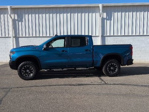 Used 2023 Chevrolet Silverado 1500 ZR2 image 3