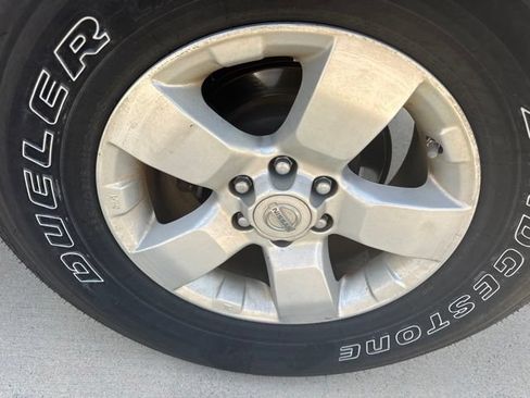 Used 2010 Nissan Frontier SE RWD image 9