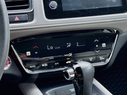 Used 2019 Honda HR-V EX image 17