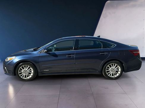 Used 2016 Toyota Avalon XLE Premium image 2