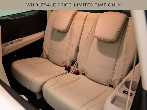 Used 2024 Mercedes-Benz GLS 450 4MATIC image 19