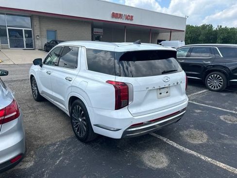Used 2023 Hyundai Palisade Calligraphy w/ Cargo Package FWD image 2