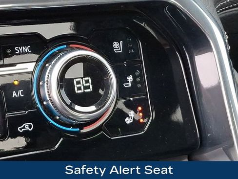 Used 2025 GMC Sierra 3500 Denali image 29