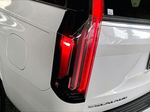 Used 2021 Cadillac Escalade ESV Premium Luxury w/ Driver Assist Tech Package image 28