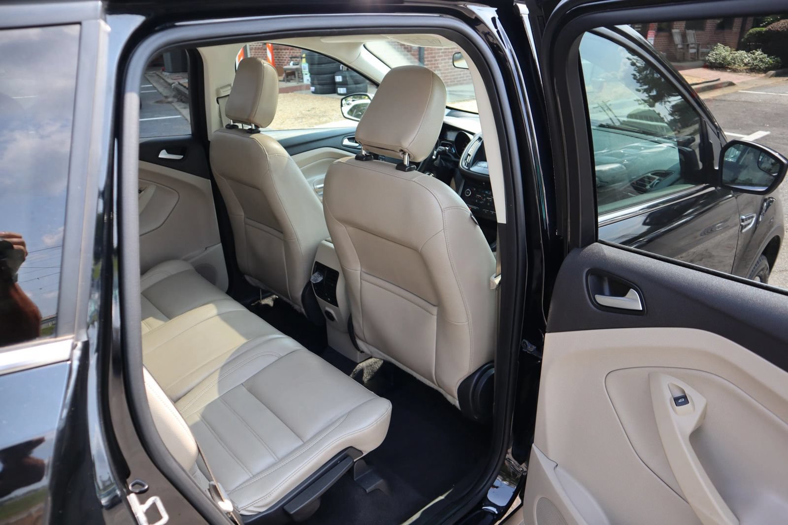 Used 2018 Ford Escape SEL AWD/4WD image 19