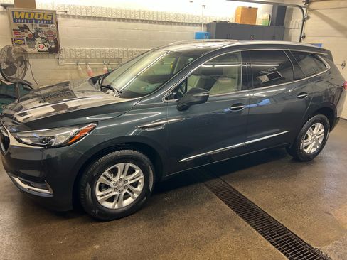 Used 2021 Buick Enclave Essence w/ Sound and Sites Package image 1