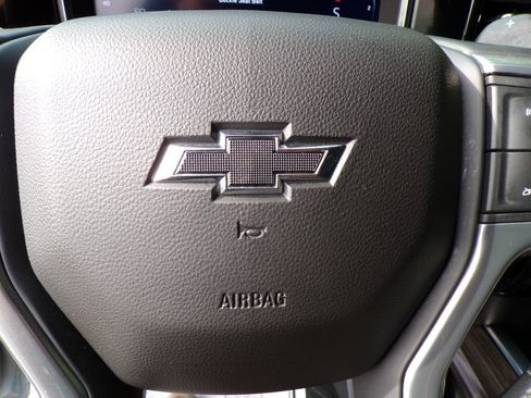 Used 2024 Chevrolet Silverado 1500 LT Trail Boss w/ LT Trail Boss Premium Package AWD/4WD image 32