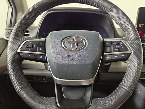 Used 2024 Toyota Sienna Limited AWD/4WD image 23