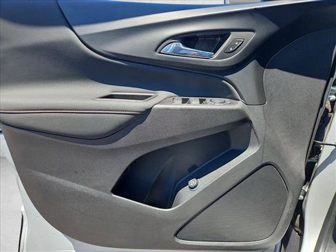 Certified 2022 Chevrolet Equinox RS w/ Infotainment Package FWD image 12