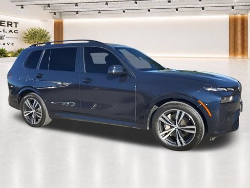 Used 2023 BMW X7 xDrive40i w/ M Sport Package AWD/4WD image 17