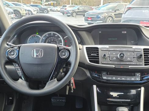 Used 2016 Honda Accord LX image 22