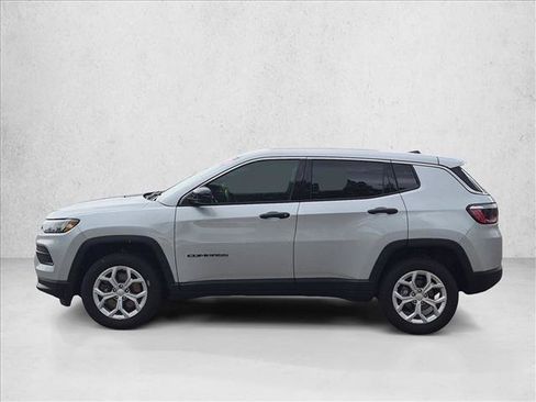 Used 2024 Jeep Compass Sport AWD/4WD image 9