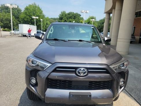 Used 2023 Toyota 4Runner SR5 AWD/4WD image 23