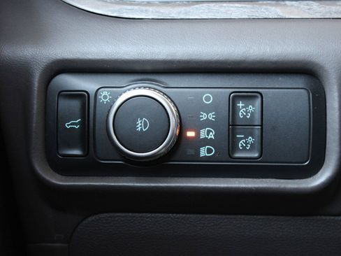 Used 2021 Ford Explorer Platinum w/ Equipment Group 601A AWD/4WD image 29