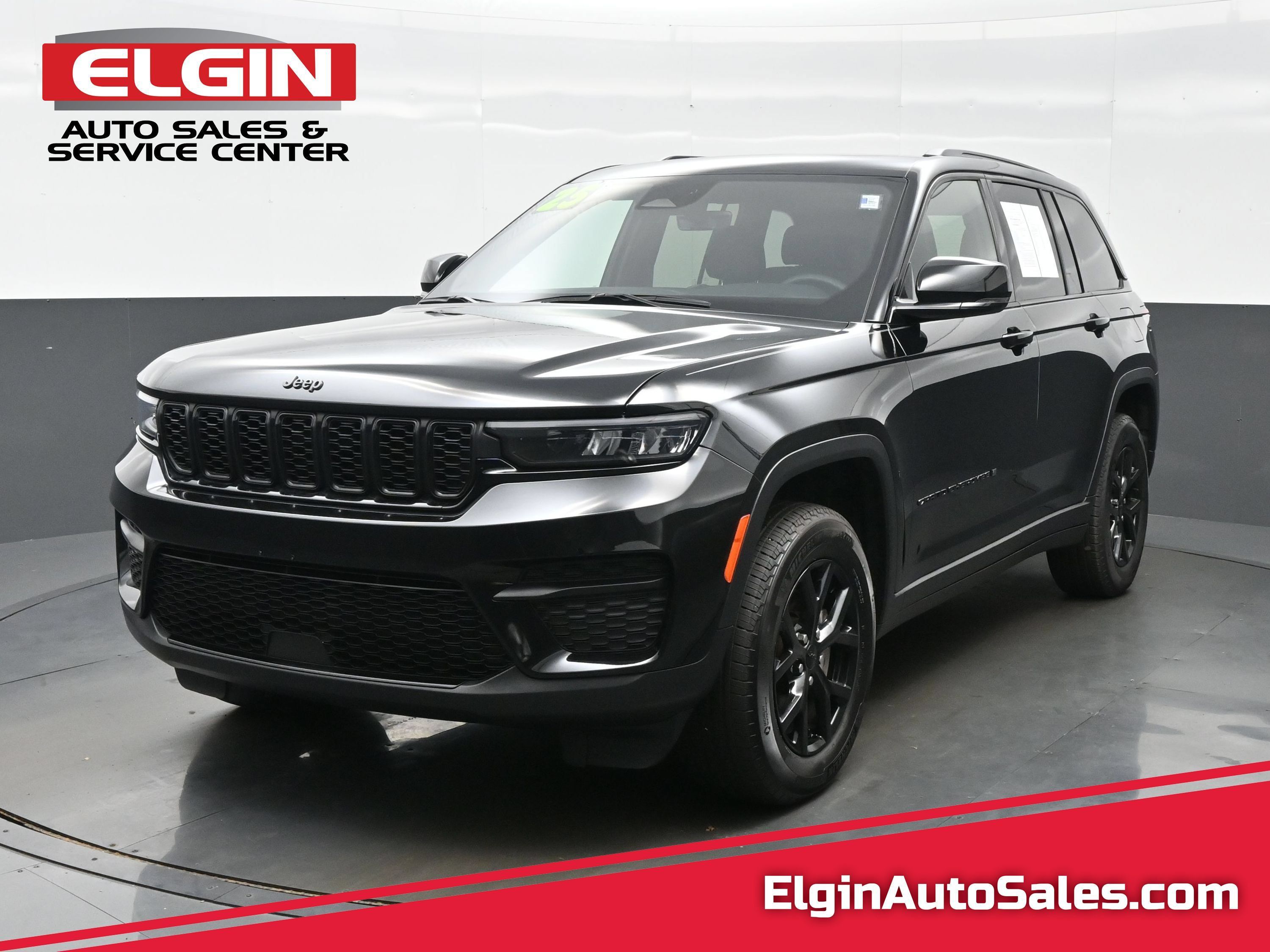 Used 2025 Jeep Grand Cherokee Altitude AWD/4WD image 1