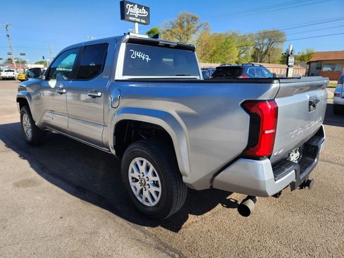 Used 2024 Toyota Tacoma SR5 AWD/4WD image 5