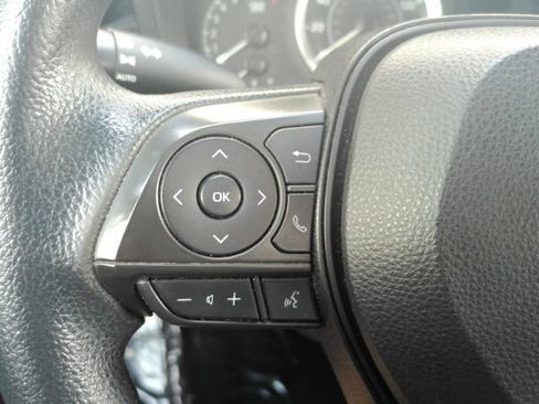 Used 2022 Toyota Corolla LE FWD image 32