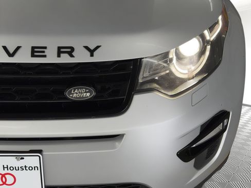 Used 2019 Land Rover Discovery Sport HSE image 11