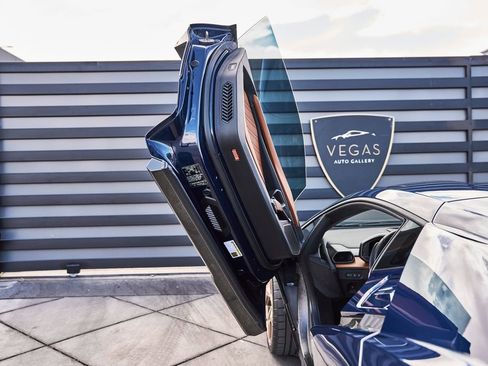 Used 2025 Lamborghini Revuelto AWD/4WD image 40