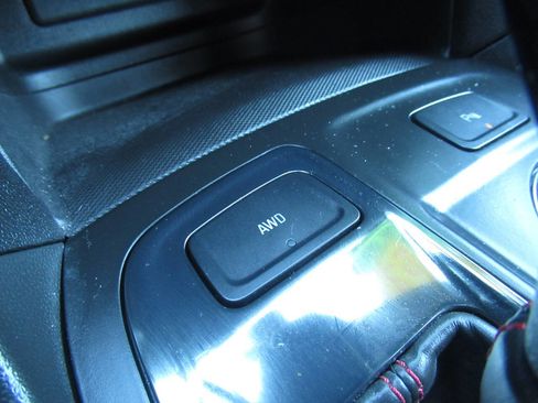 Used 2023 Chevrolet Equinox RS AWD/4WD image 32