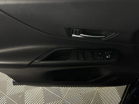 Used 2024 Toyota Venza LE image 25