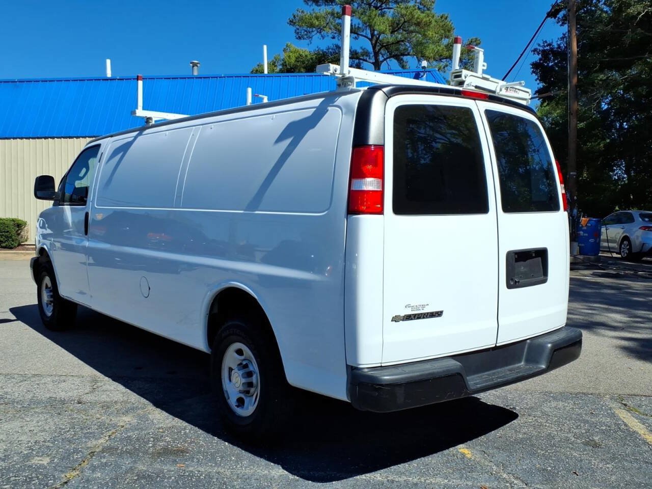 Used 2022 Chevrolet Express 2500 Extended w/ Driver Convenience Package RWD image 6