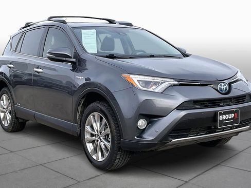 Used 2018 Toyota RAV4 Limited image 2