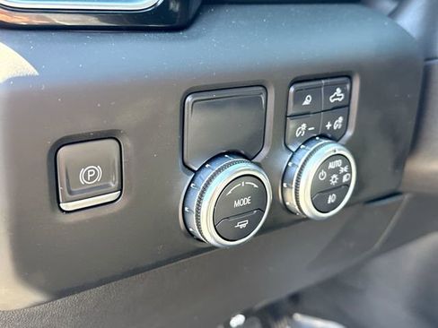 Used 2022 GMC Sierra 1500 Denali image 10