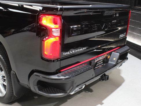 Used 2025 Chevrolet Silverado 1500 High Country w/ High Country Premium Package AWD/4WD image 10