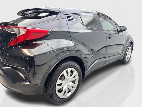 Used 2021 Toyota C-HR LE FWD image 13